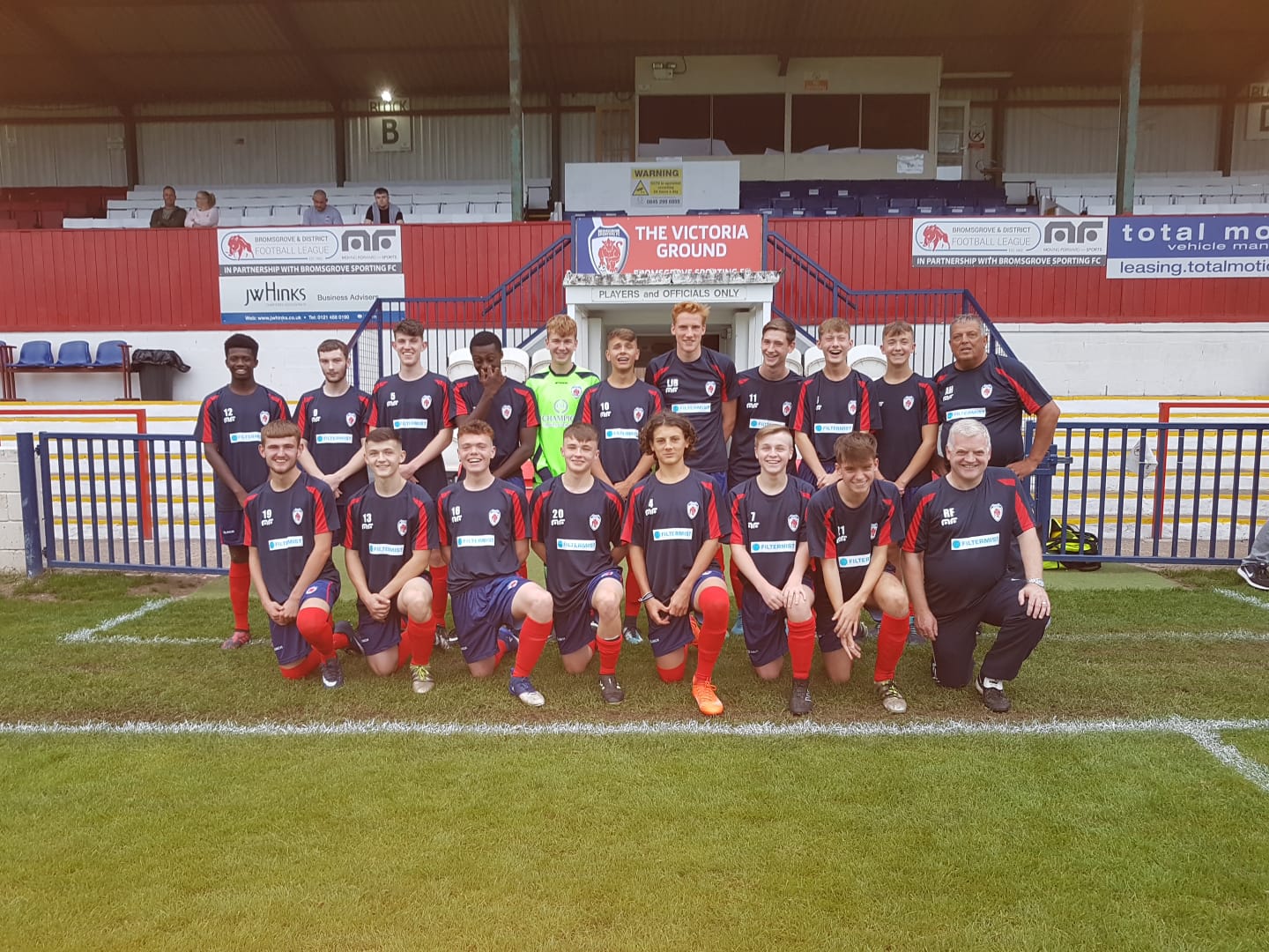 Bromsgrove Sporting Under 18s score new pre-match training kit from Filtermist